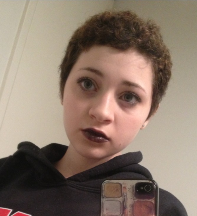 choco-waitforit-max:  I love this black lipstick even if I’m too afraid to leave