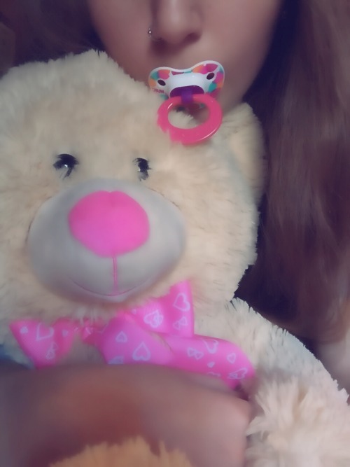 little-livy:  Took a mini photoshoot with the new stuffies Daddy bought me recently! ☺️The lamb’s name is Lamby, and the bear is named Berry 🐻💛🐑