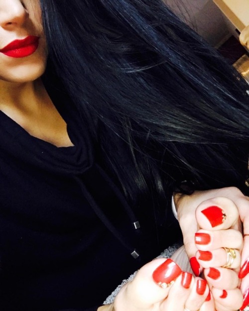 perfecttoesandsoles: lolatoenailz