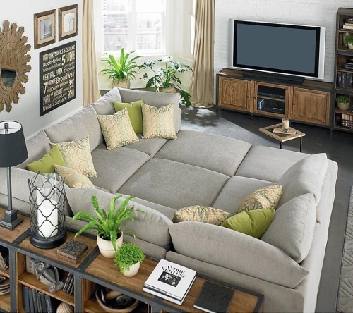 damnyounick:  littledoctors:  Beautiful Pit Couch  Want 