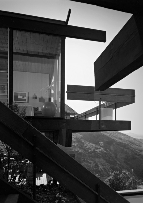 ofhouses:  610. Richard Lee Dorman /// Art Seidenbaum House /// Los Angeles, California, USA /// 1966OfHouses presents Record Houses, part IV.(Photos: © Julius Shulman. Source: The Getty Research Institute, Julius Shulman Archive; “Architectural Record