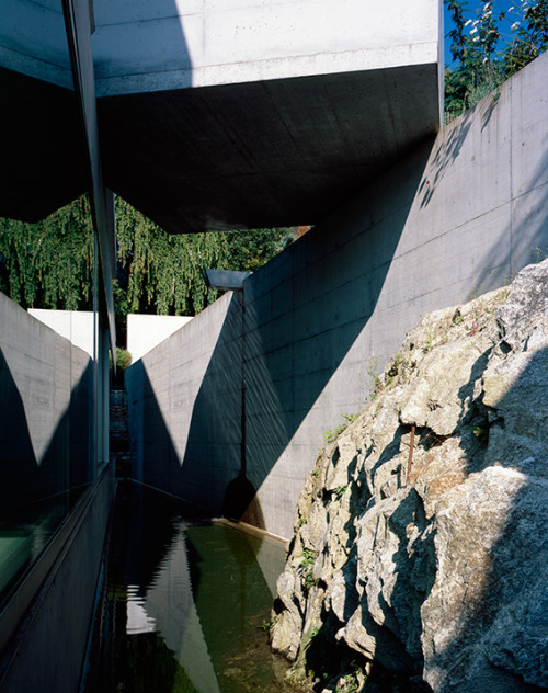 subtilitas:Silvia Gmür Reto Gmür Architekten - Two-family house, Tessin 2010. Via, 2, photos © Hélèn