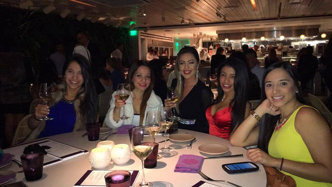 Friends from School 🇻🇪👭👭👭🍴🍾🍷 by teamvrod