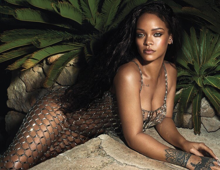 ladolcevitabella:  🍉Watermelon 🍉 Fashion Editorial:  Rihanna Covers Vogue US