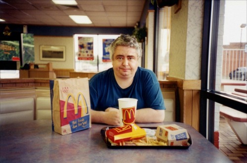 robotcosmonaut:Daniel Johnston at McDonald’s, 2001The Daniel Johnston documentary is one to revisit 