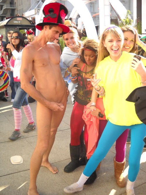 morphinecity3:  “it gets bigger I promise!”
