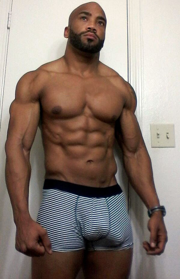 undie-fan-99:  I’d be willing to bet $10 his cock in those blue/white striped trunks