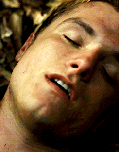 solo-por-un-dia:  peetamellarkthebaker: I leave my weapons in the dirt as I fling myself at him. “Peeta?” I say softly. I brush the damp blond strands of hair back from his forehead, find the pulse drumming against my fingers at his neck.  His lashes