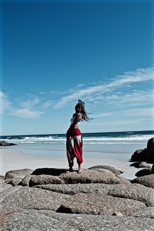 casualldefiance:  Oh I love the beach. Oh I love Cape Town 😍 Hair & life inspo by 2jam4u