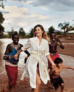 @glamourmag followed me and my family as we traveled to save the elephants in Samburu  @savetheelephants - http://ift.tt/Mp4z2E Kenya to help protect Africa’s elephants. See all the photos and video on glamour.com (link in bio) by doutzen