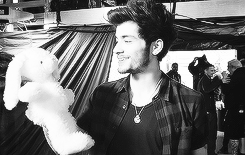 zaynsharold:  Zayn Malik → You &amp; I Fragrance Backstage Video [x] 
