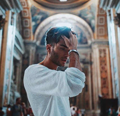 jboysthree:  👑 JEZEBEL’S HUNK OF THE DAY 👑  Why he always looking at me like that? Lmfao 😉  Follow me:J-Boys 3 