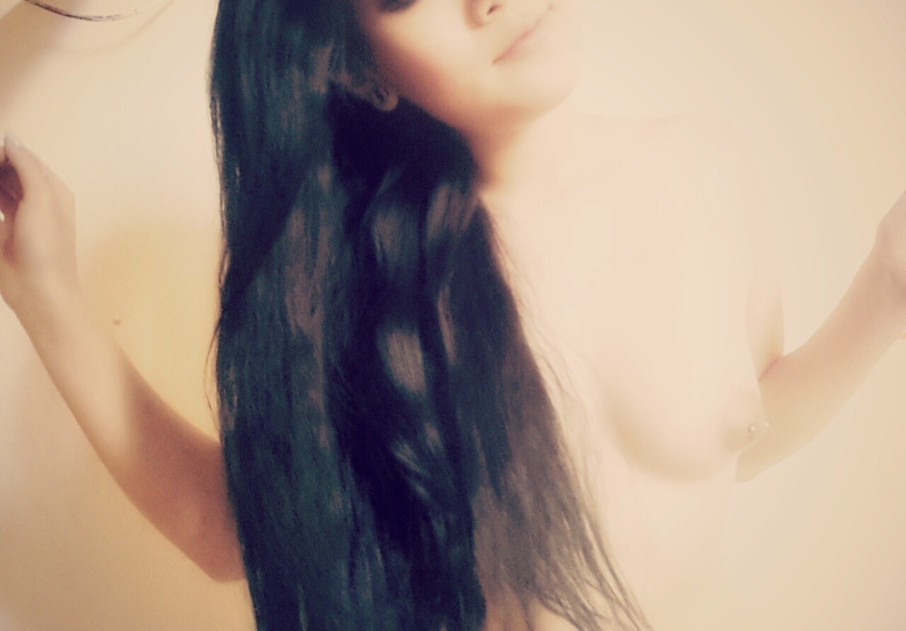 hott-fuckery:  My favourite day of the week. Black hair extensions and red lipstick