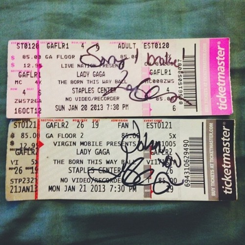 livinghalfway:  mrcalifornia:  My friend posted this on Facebook. I don’t think he comes on tumblr anymore so w/e. Anyway he met Gaga last night and she signed his ticket to the BTW Ball and she wrote “sorry I broke" to apologize for the cancelled