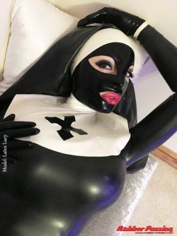 ghost-hans:  ilovelatex-blog:  I Love Latex.