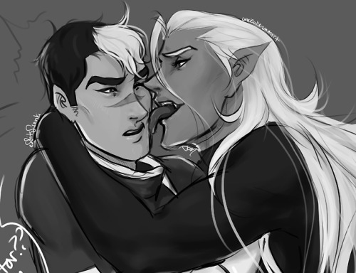 uneballe-unmort:TFW your big alien bf has some weird ways of showing affection.Lotor just wants to m