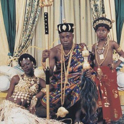 onlyblackgirl:fckyeahprettyafricans: Ghanaian chief with his Queen and child a Royal family    fuck it up 