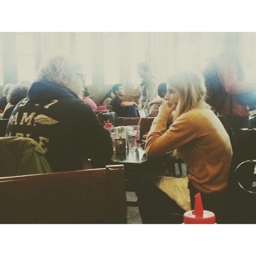 My mother is a true paparazzi when necessary. Evan Peters and Emma Roberts enjoying their breakfast 