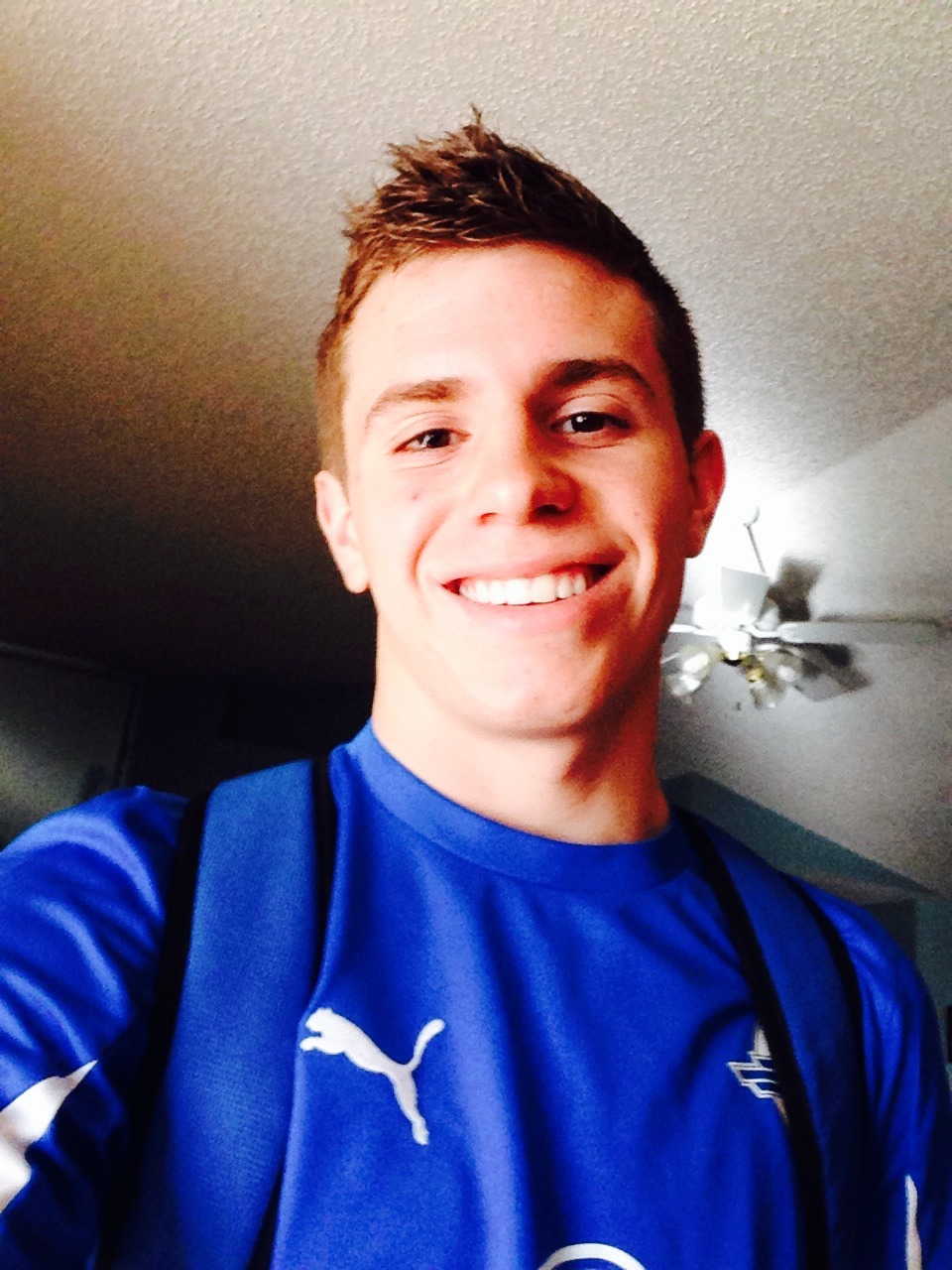 ohvvhoa:  breakrad:  Gameday  tis a cute boy with good soccer skills killer smile