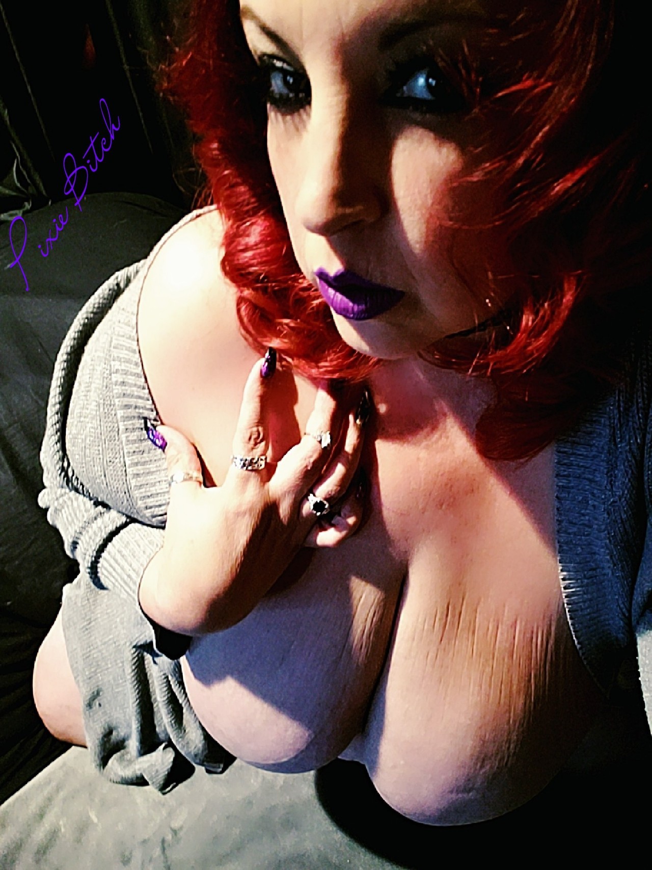 pixie-bitch75:  Flash Friday… Sexy tease pics!💜kisses,pixie💜