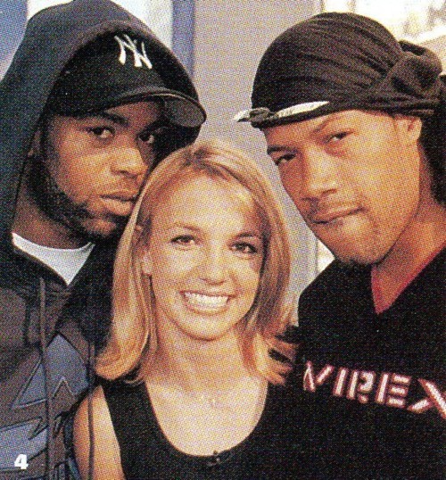 bukkkake:  fuckyeah1990s:  The 90s were a time to make friends…  Meth and Red look like they about to film a Brazzers scene 