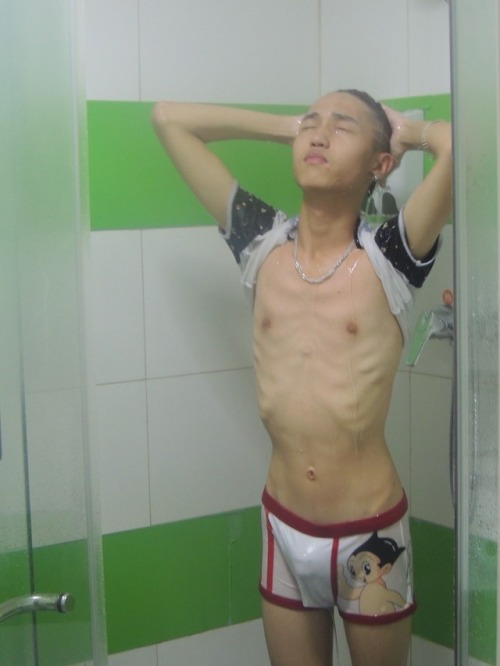 terrent1007:浴室boy1