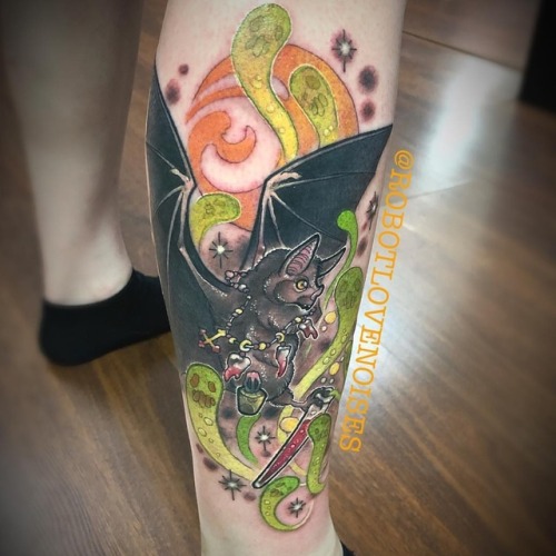 Here&rsquo;s a spooktastic October piece by artist Coralynn Rowell at Empire Tattoo Boston! ️&zw
