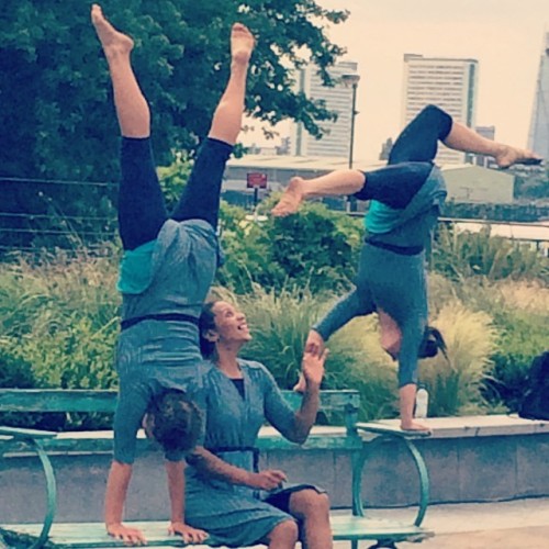 “Bench,” one of the many acts performing at the free #Greenwich + Docklands #festival. #gdif (at The Cutty Sark)