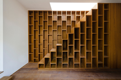 cravingdesires: dezeen: House in a Pine Wood by Sundaymorning and Massimo Fiorido Associati