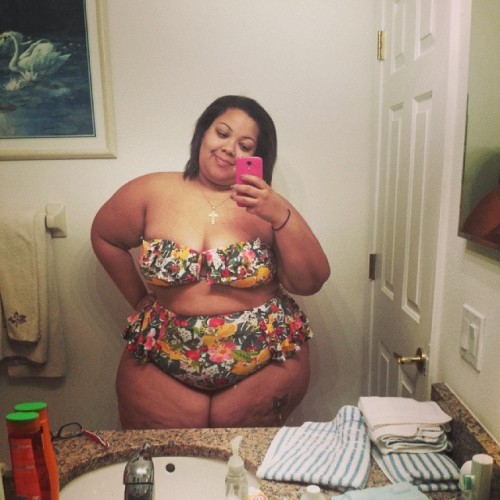 planetofthickbeautifulwomen:  Jessica AKA Ms HoneyRayne wearing a Fruit Frenzy Swimsuit by Forever 21 