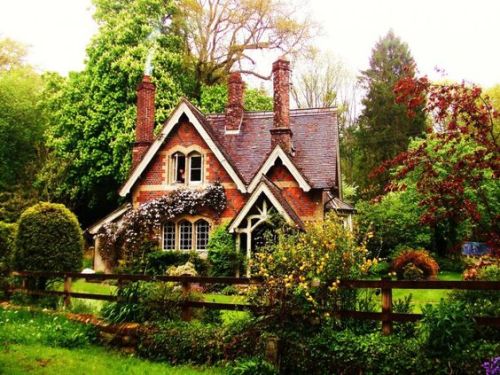 witchscottage: Fairytale cottage, south England by ylana lovel