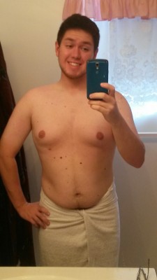 redstripedcub:  Feeling pretty positive about my body today.  Yeah I’m a chubby cub but at least I’m happy! 