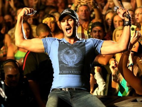 Luke Bryan belly