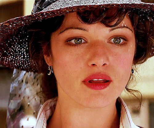 RACHEL WEISZ As EVELYN CARNAHANTHE MUMMY (1999) Dir. Stephen Sommers