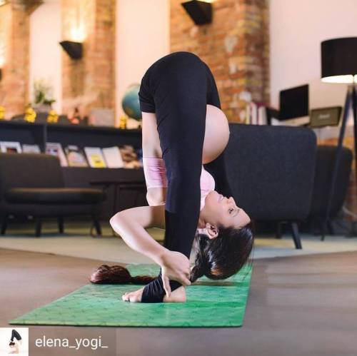 buntin9: @elena_yogi .  Peek a boo  . . #PreggoIsGoddes www.instagram.com/p/BwaG9RlAc6t/?utm