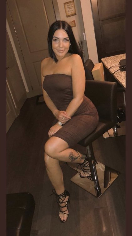 iseebooty2: Who is she Gorgeous