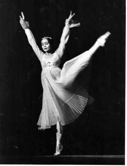 swanlake1998:nadezhda pavlova photographed performing as juliet in romeo & juliet