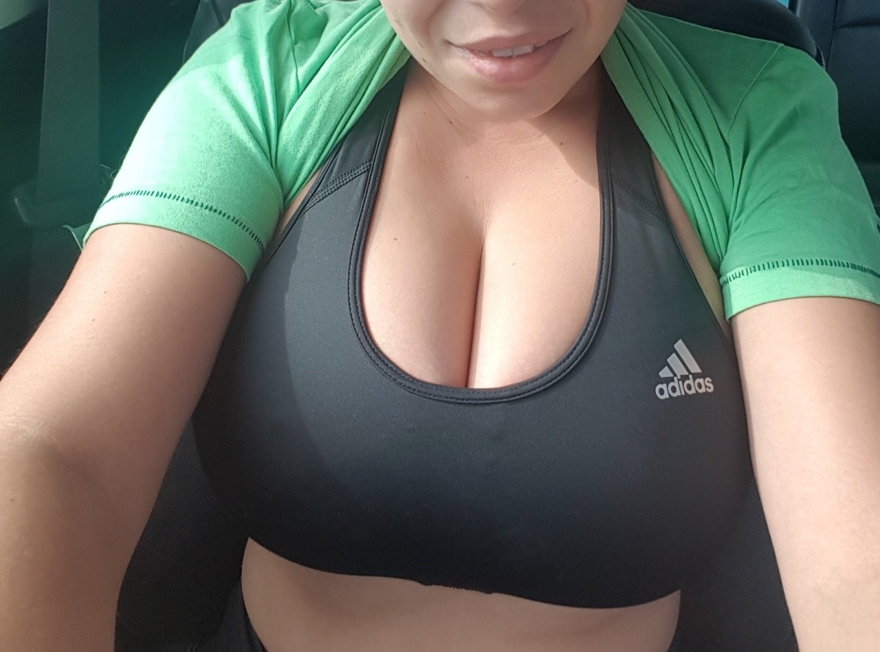 pussyconnoisseur6996:  Titty Tuesday 14 😗 - Busty MILF Latina Eva 😘