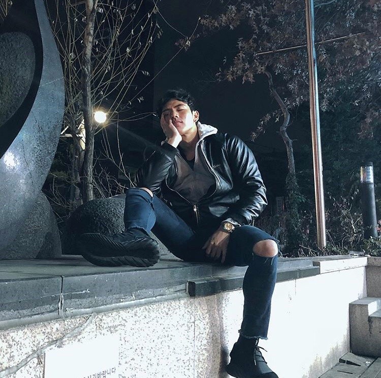 hanhae:christianyu_: thinking of a warm place! i hate the cold.;; everyone be careful