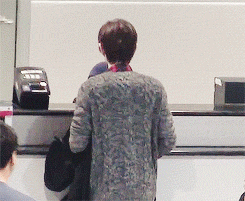  he looks so tiny here（≧∇≦）   