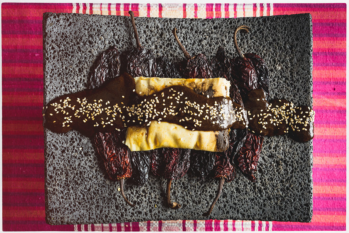alxbngala:  (via Restaurante Oaxaqueño “Doña Lula” by Maurizio Solis Broca