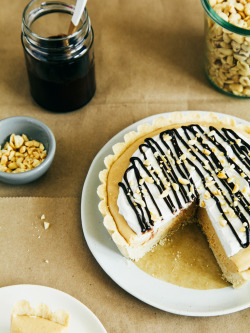 vegan-yums:  Hot fudge peanut butter pie