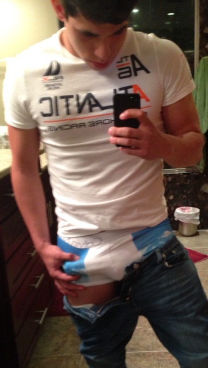 NAUGHTY PRINCES & TWINKS