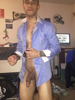 rosetheconqueror:  rodger8866:  rosetheconqueror:  yourrrniggasdick:  Omg   Still my baby daddy with his fat ass dick  He still don’t know about a Tumblr 😭  Lmfao