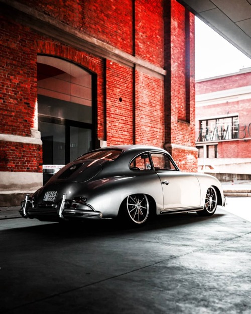 utwo:  Porsche 356 Outlaw© Jarno Cobbaert