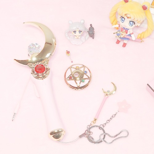 honeysake:♡ Sailor Moon Selfie Stick, Bluetooth Speaker and Keychain - Buy Here ♡Discount Code: hone