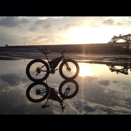 egrk: オレ上手い。#surlybikes#fatbike#蝦夷極太連合@ayapug'sbike by -pugkazbike- #flickstackr Instagram: 
