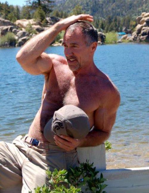 sexymatureworldwide:  Sexy Mature Hairy Nature Daddy 