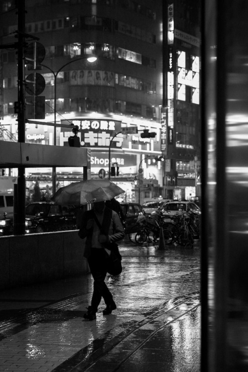 Rainy night        Instagram / Facebook / Twitter