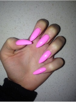 leavejasmanalone:  My full time Barbie Claws